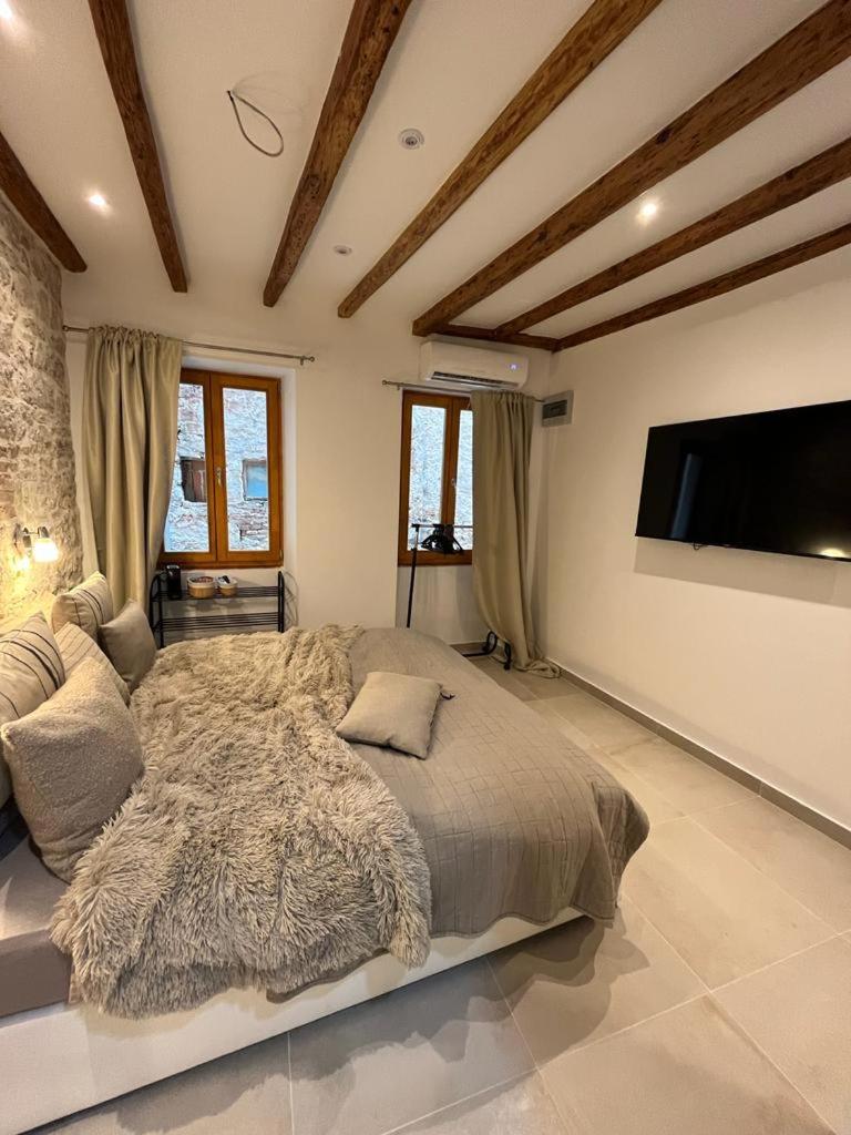 Vintage Apartment Rovinj Old Town Exterior foto